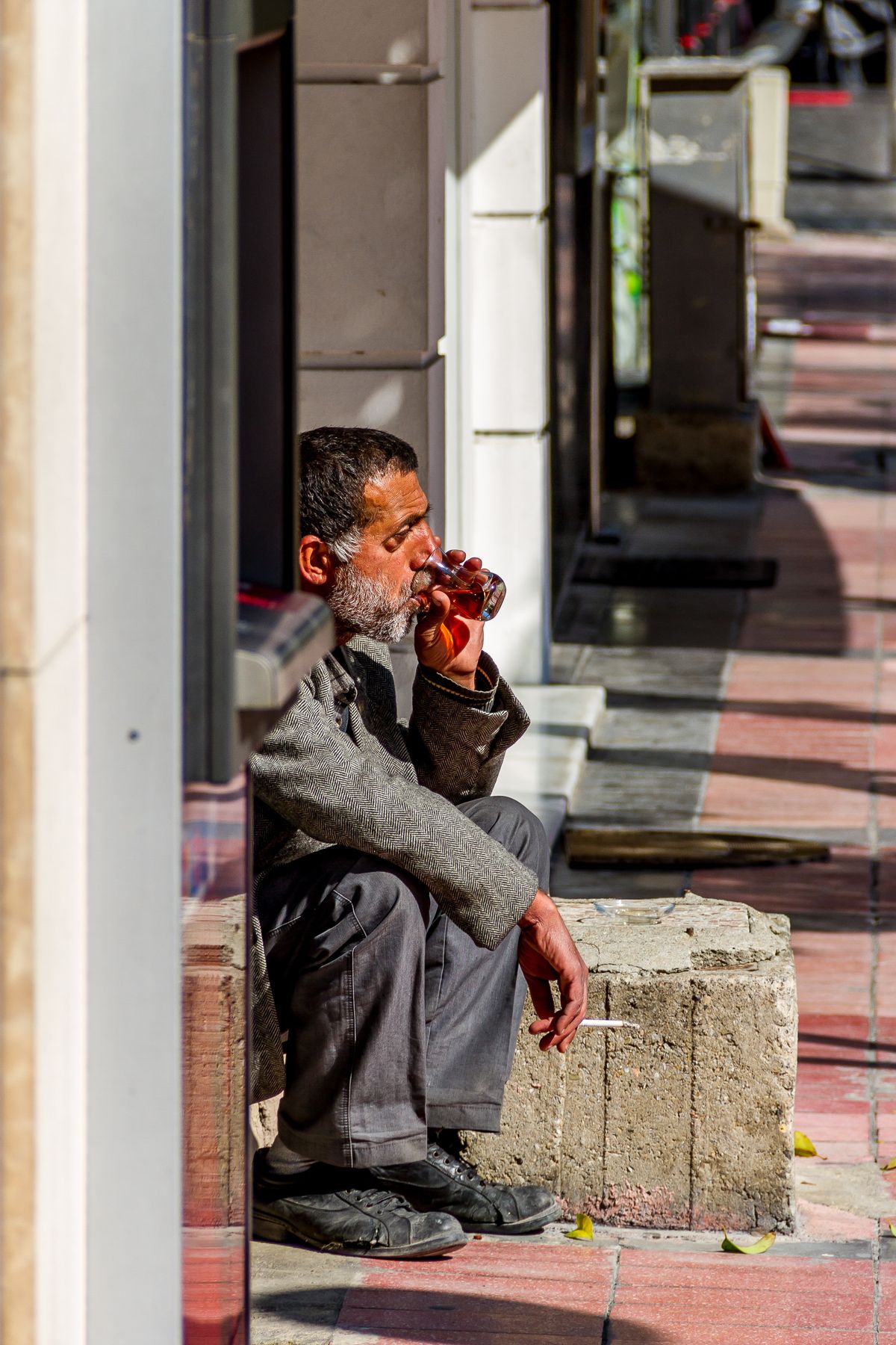 Eine kurze Auszeit beim Teetrinken in Izmir