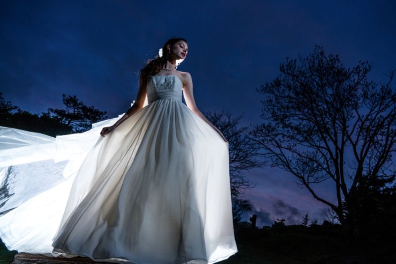 F45RM_wedding dress at night