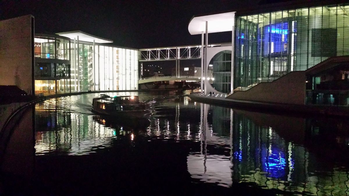 hallo hier ein Bild was ich gestern gemacht haben mit den Handy aus der Hand.jpg