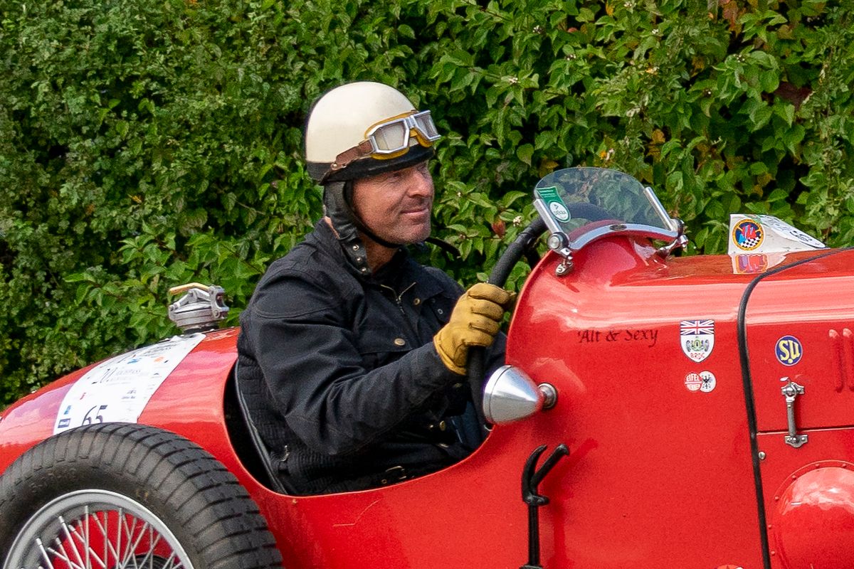 --Amilcar M3, 904 ccm, 40 PS, BJ  1927-- Mit sich selbst und der Welt zufrieden-8780-2.jpg